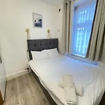 2 Bedroom Flat Ground Floor Nw1